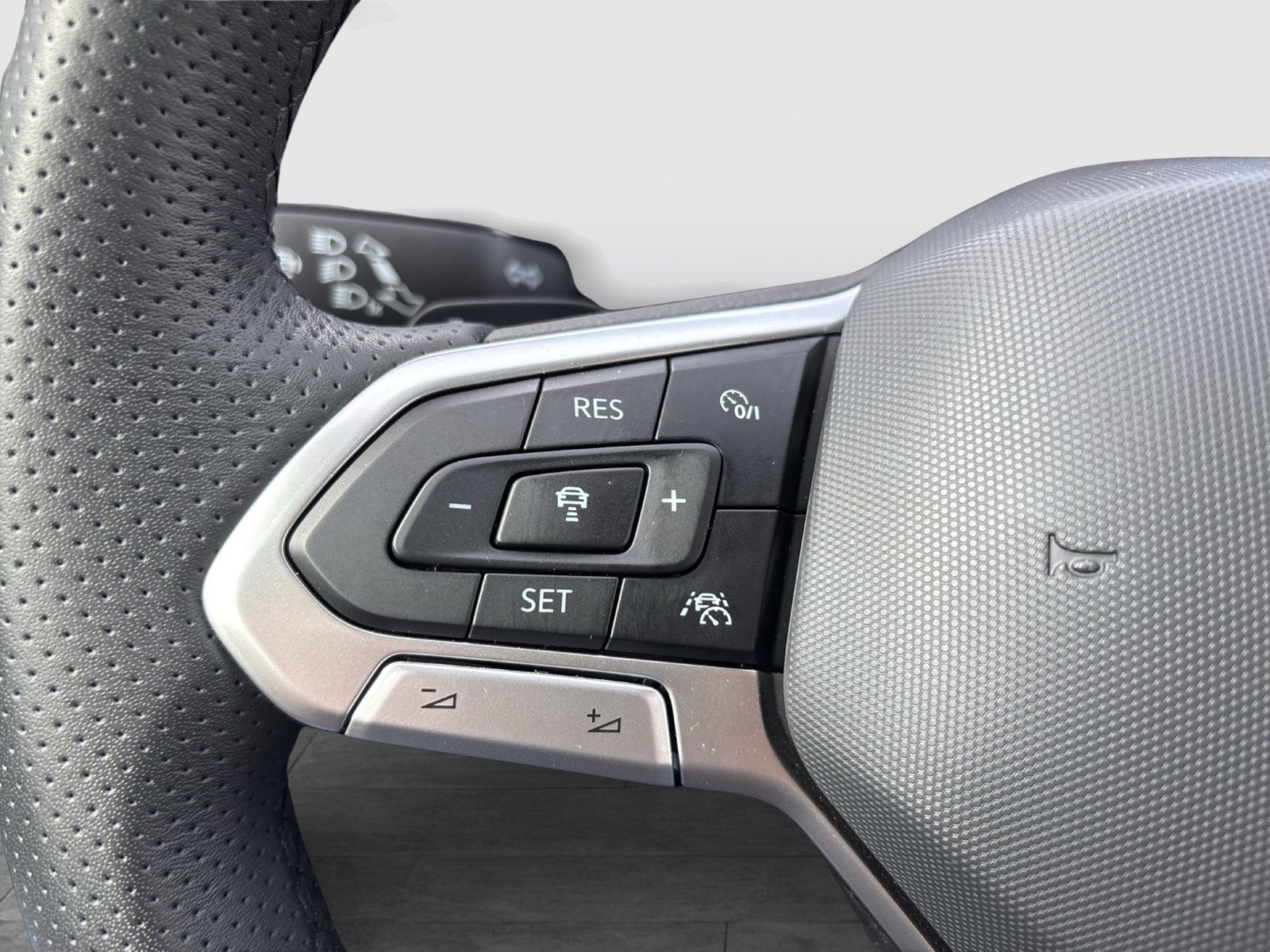 Volkswagen T-Roc Cabriolet 1.5 R-LINE AHK ACC LM17 LED+ NAVI