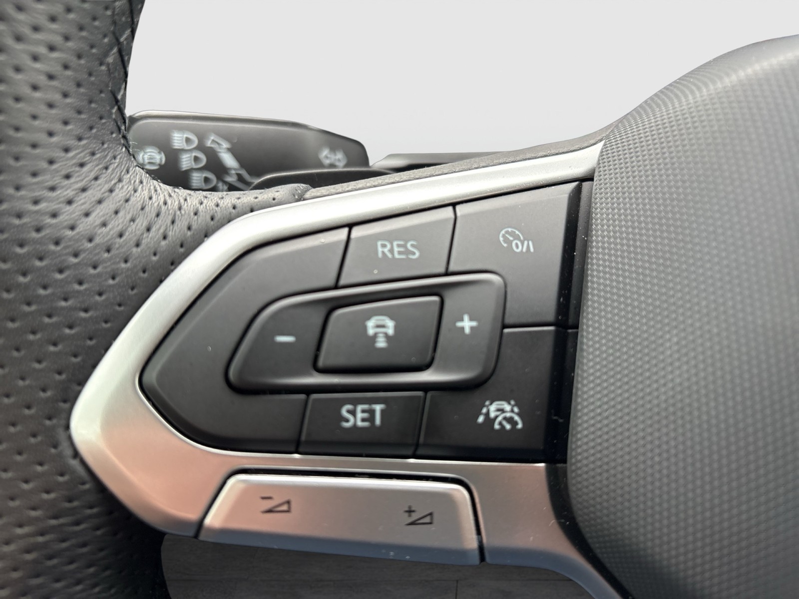 Volkswagen T-Roc Cabriolet 1.5 R-LINE AHK ACC LM17 LED+ NAVI