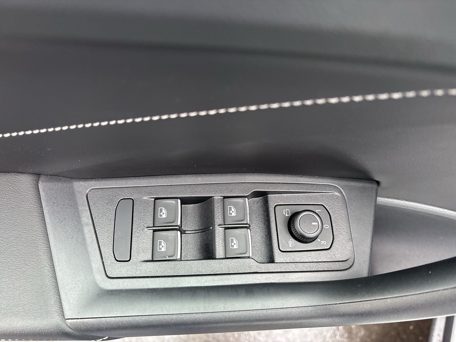 Volkswagen T-Roc Cabriolet 1.5 R-LINE AHK ACC LM17 LED+ NAVI