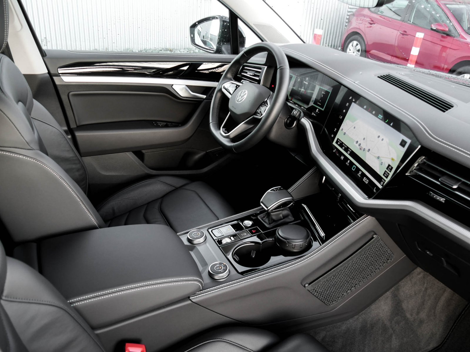 Volkswagen Touareg V6 NEUESMODELL AHK CAM ACC LM19 E-KLAPPE