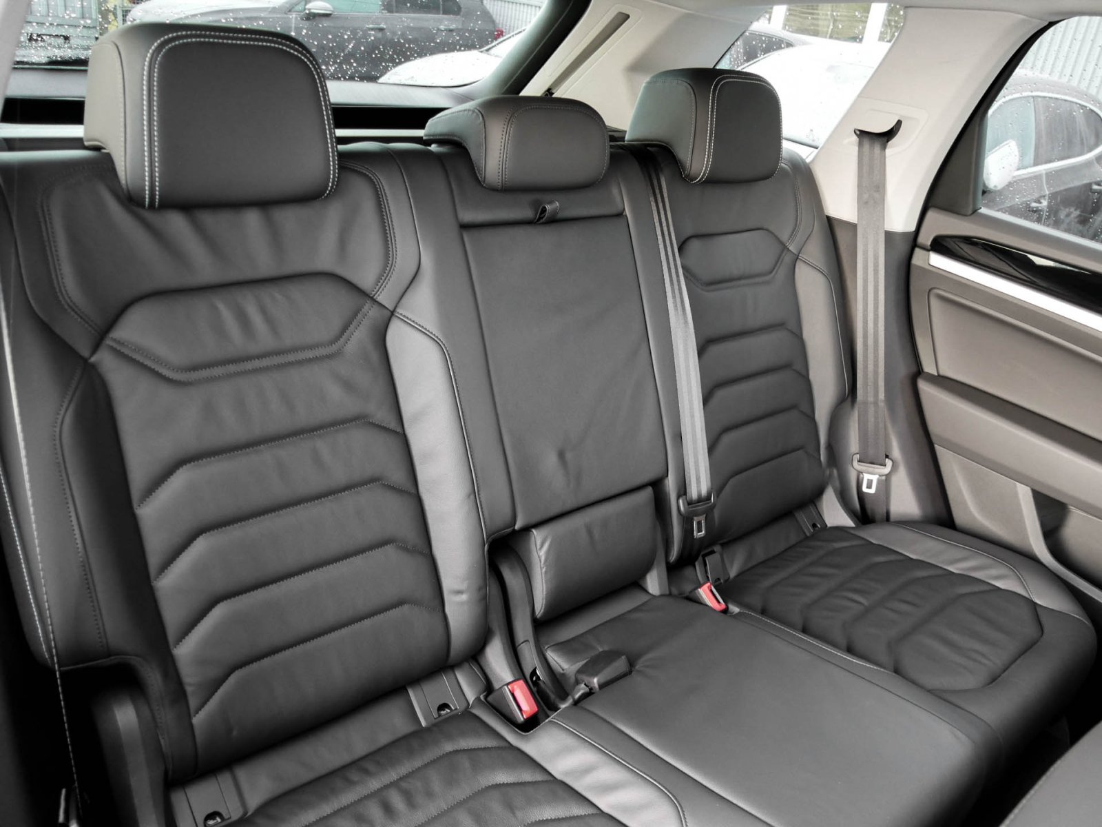 Volkswagen Touareg V6 NEUESMODELL AHK CAM ACC LM19 E-KLAPPE