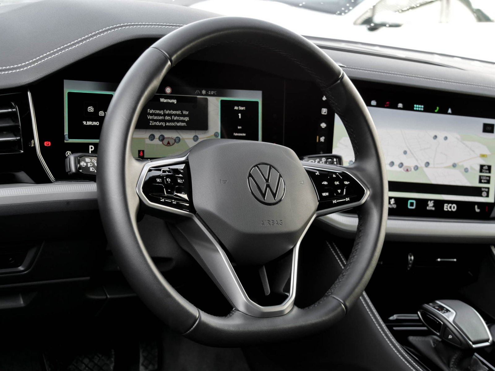 Volkswagen Touareg V6 NEUESMODELL AHK CAM ACC LM19 E-KLAPPE