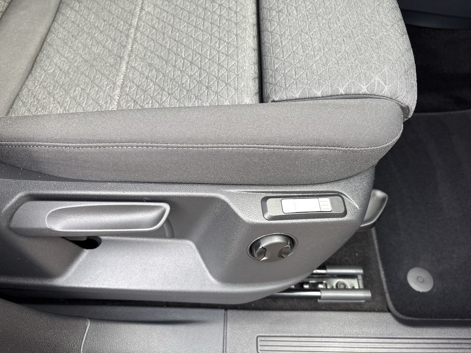 Ford Grand Tourneo Connect 2.0 TITANIUM 7SITZE AHK