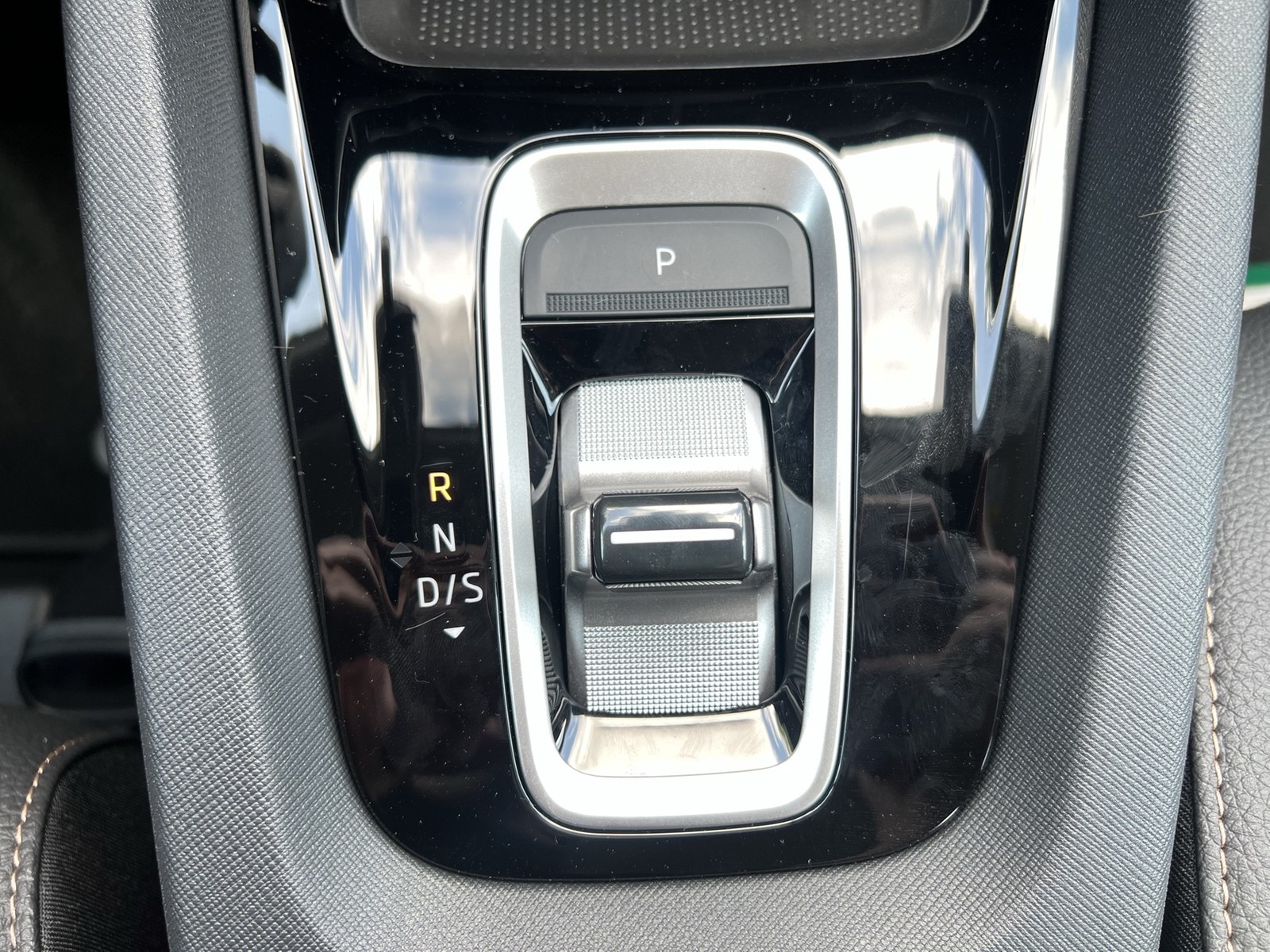 Skoda Octavia 1.5 e-TEC SELECTION EKLAPPE CARPLAY LM17