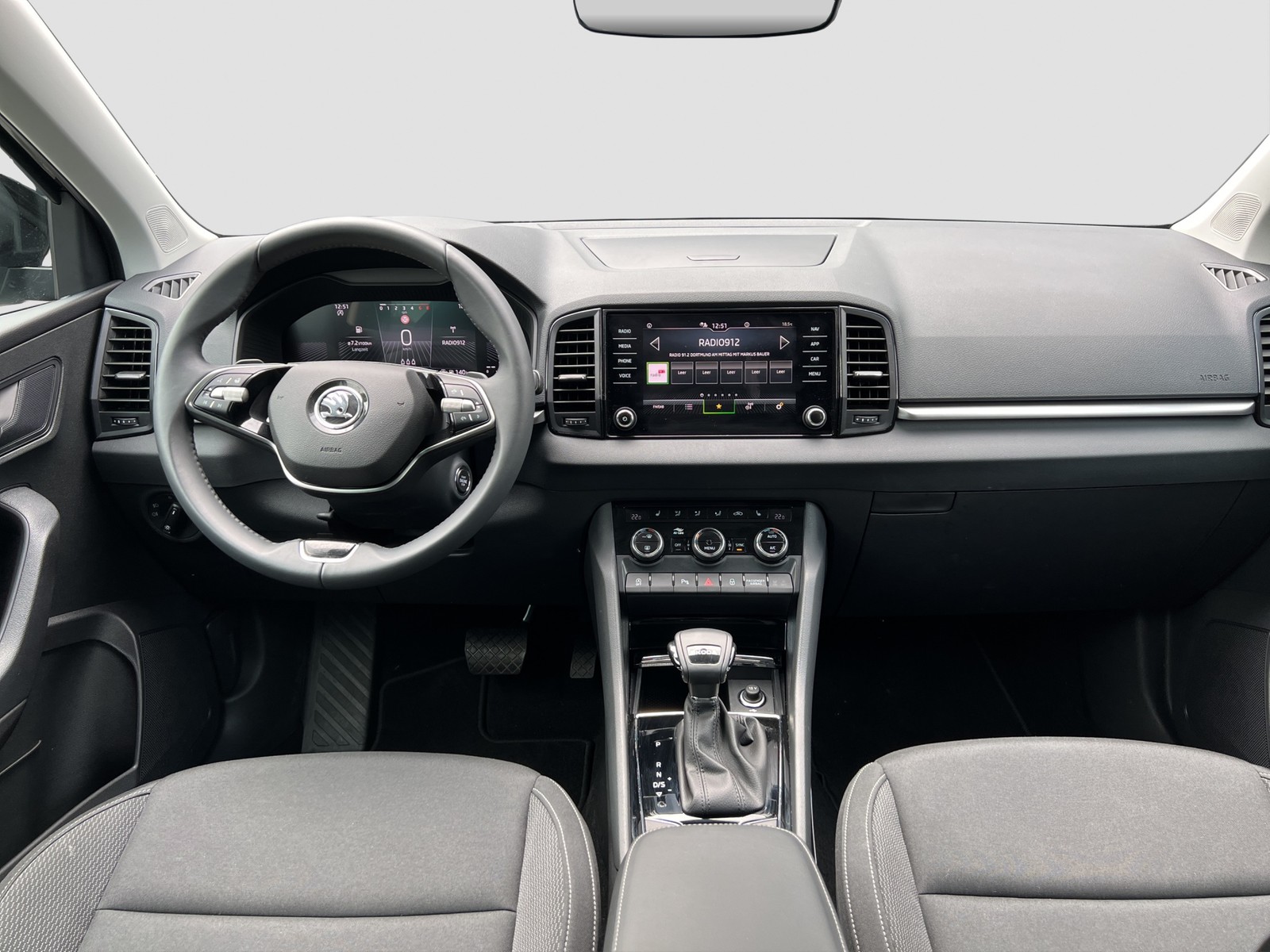 Skoda Karoq 1.5 SELECTION CAM NAVI LM17 SITZHEIZUNG