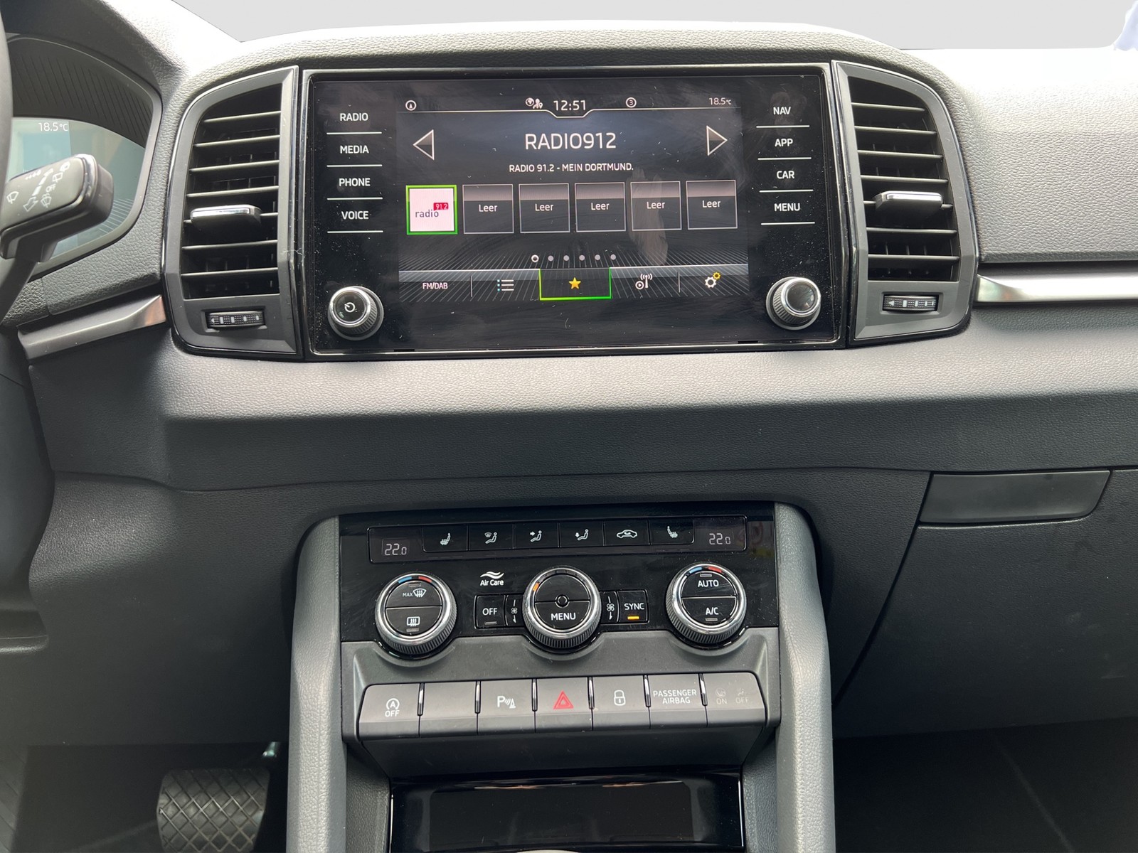 Skoda Karoq 1.5 SELECTION CAM NAVI LM17 SITZHEIZUNG