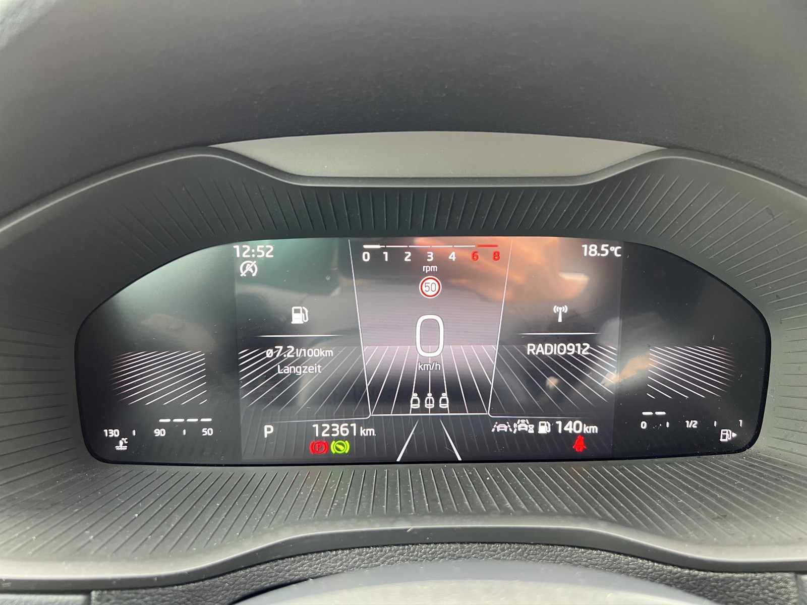 Skoda Karoq 1.5 SELECTION CAM NAVI LM17 SITZHEIZUNG