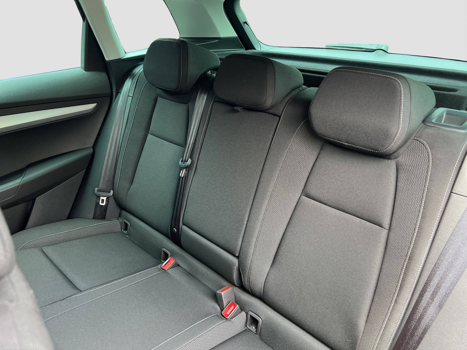 Skoda Karoq 1.5 SELECTION CAM NAVI LM17 SITZHEIZUNG