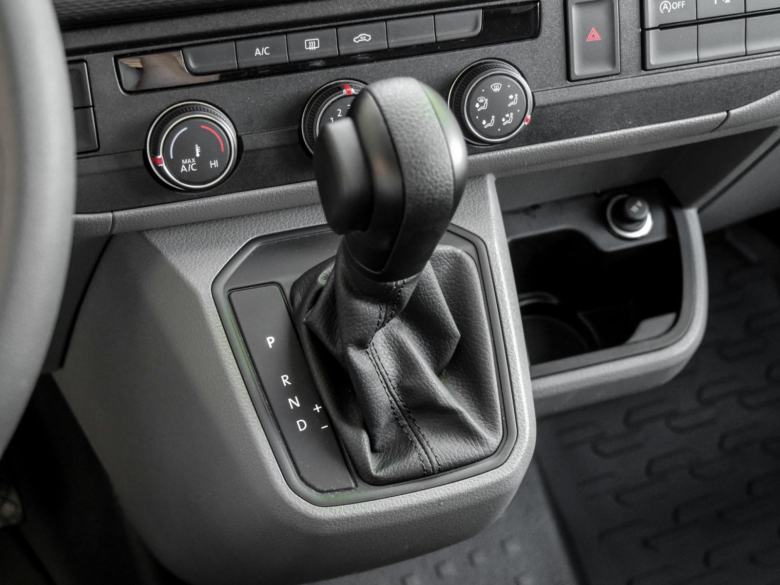 Volkswagen T6 Kombi T6.1 DSG 9-Sitzer CARPLAY KLIMA
