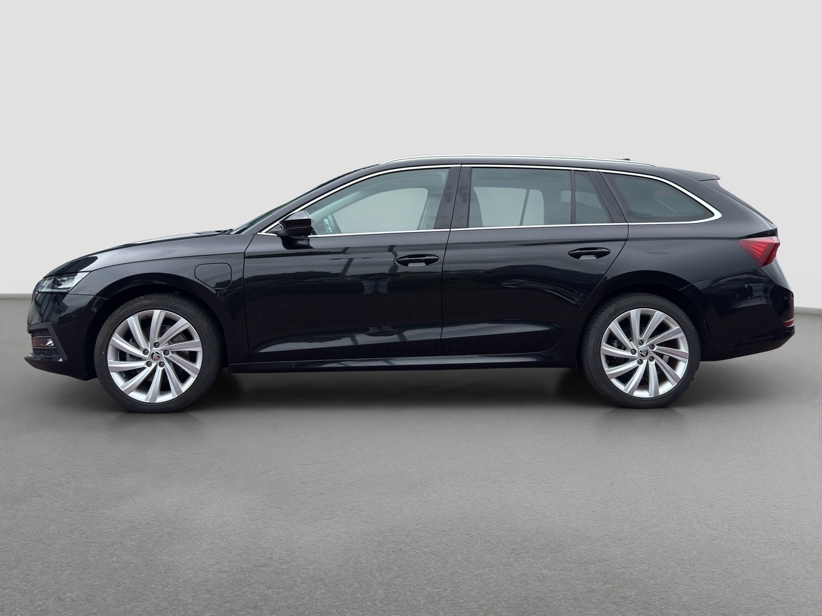 Skoda Octavia Combi 1.4 iV STYLE ACC LM18 NAVICOLUMBUS