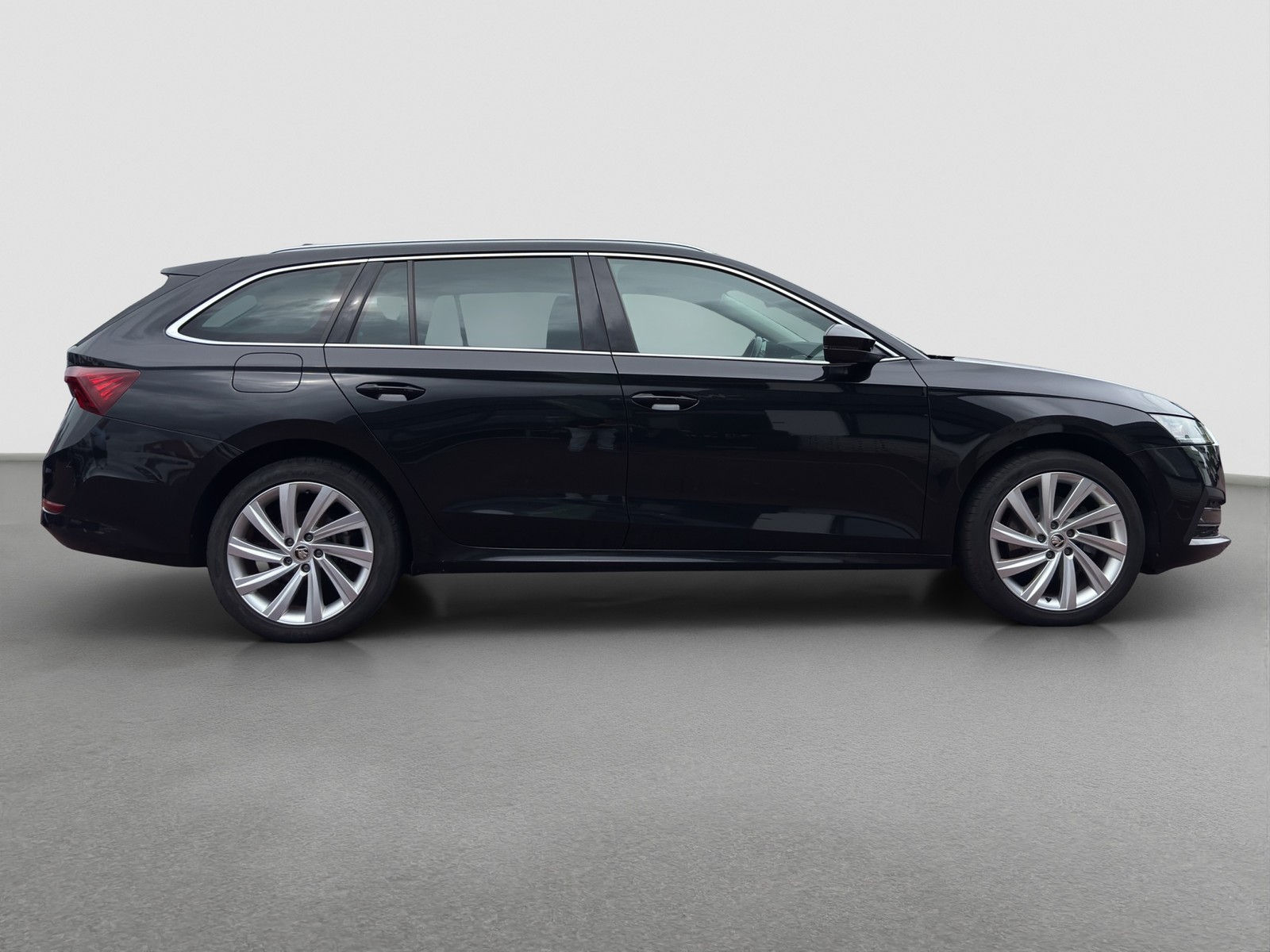 Skoda Octavia Combi 1.4 iV STYLE ACC LM18 NAVICOLUMBUS