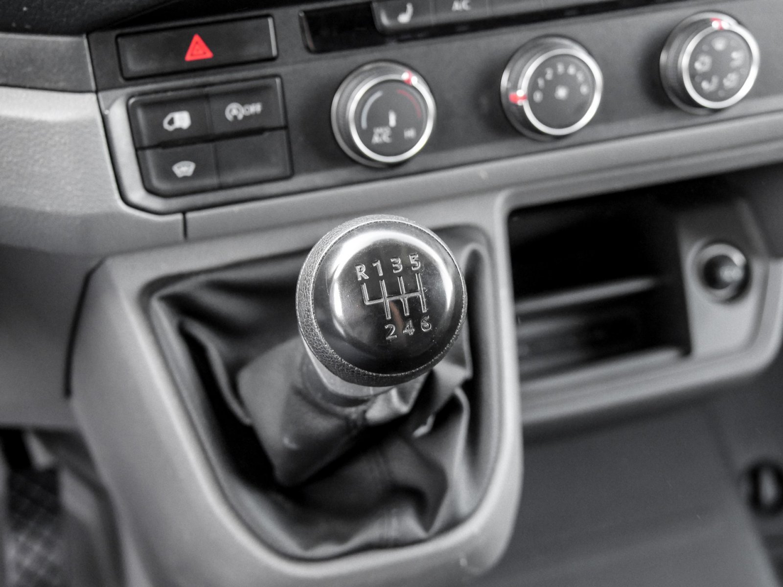 Volkswagen Crafter Kasten 30 2.0 MR AHK CAM SITZHEIZ.KLIMA