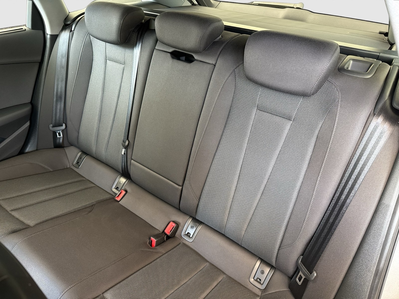 Audi A4 Avant 35 eKLAPPE NAVI+ ALU17" SITZHEIZUNG