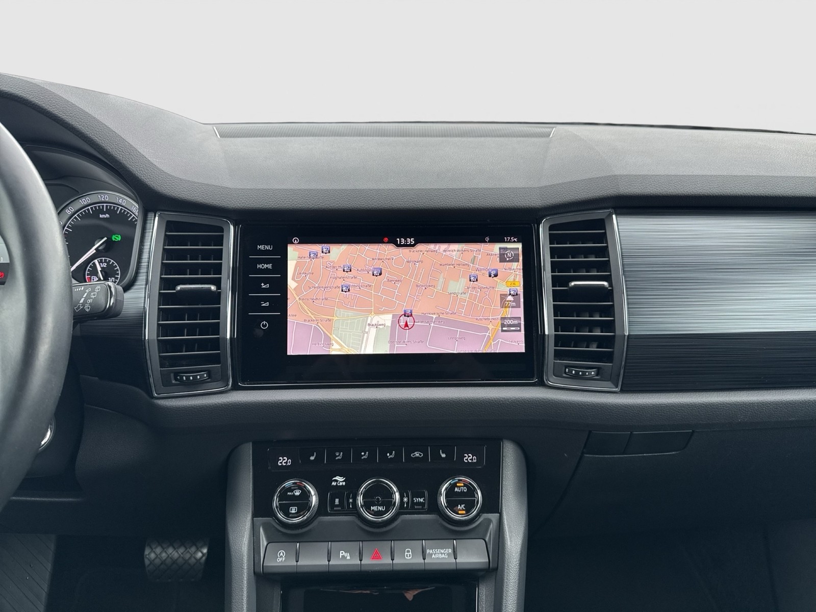 Skoda Kodiaq 1.5 SOLEIL LEDER STANDHZ AHK KAMERA ALU19"