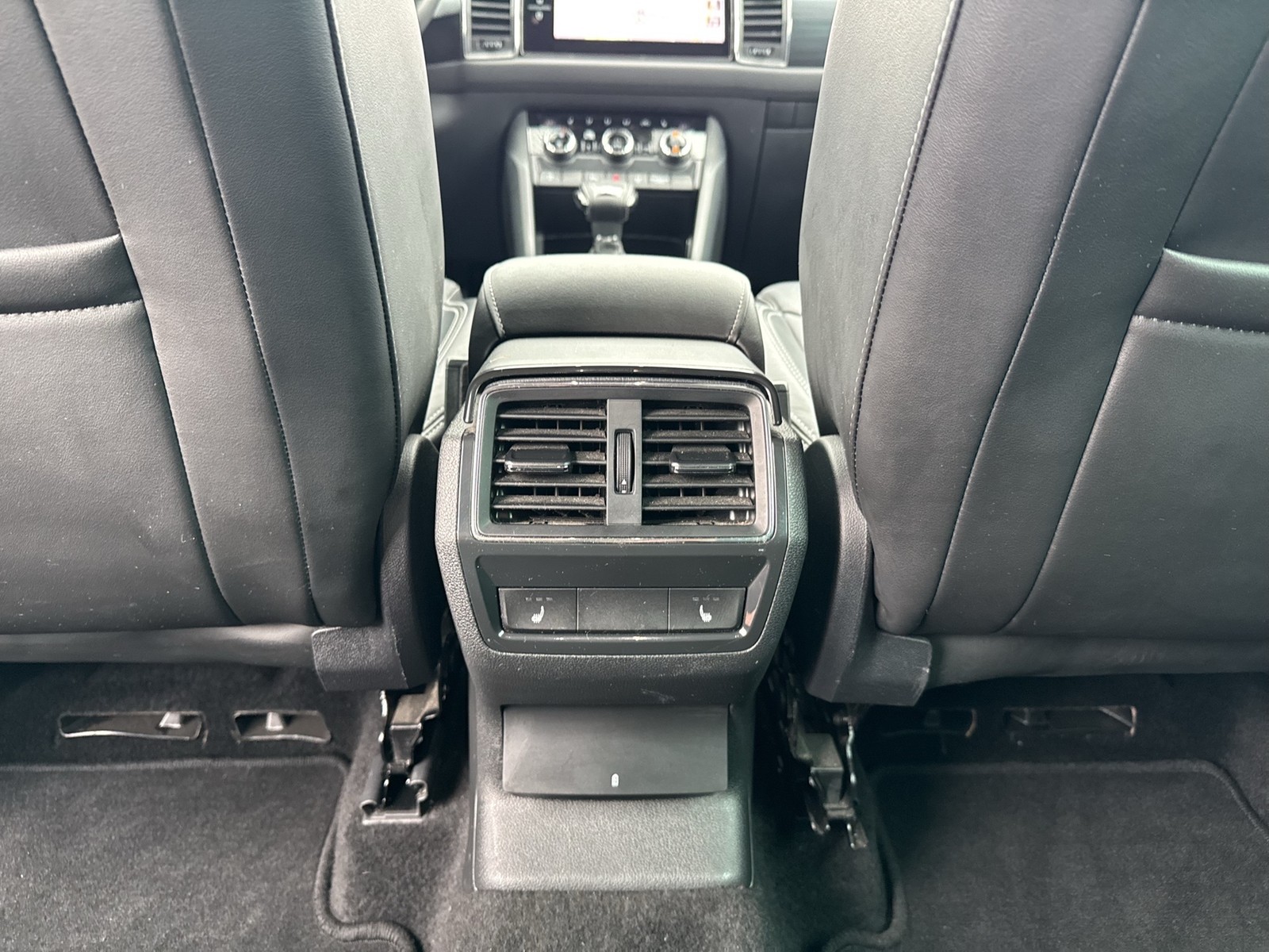 Skoda Kodiaq 1.5 SOLEIL LEDER STANDHZ AHK KAMERA ALU19"
