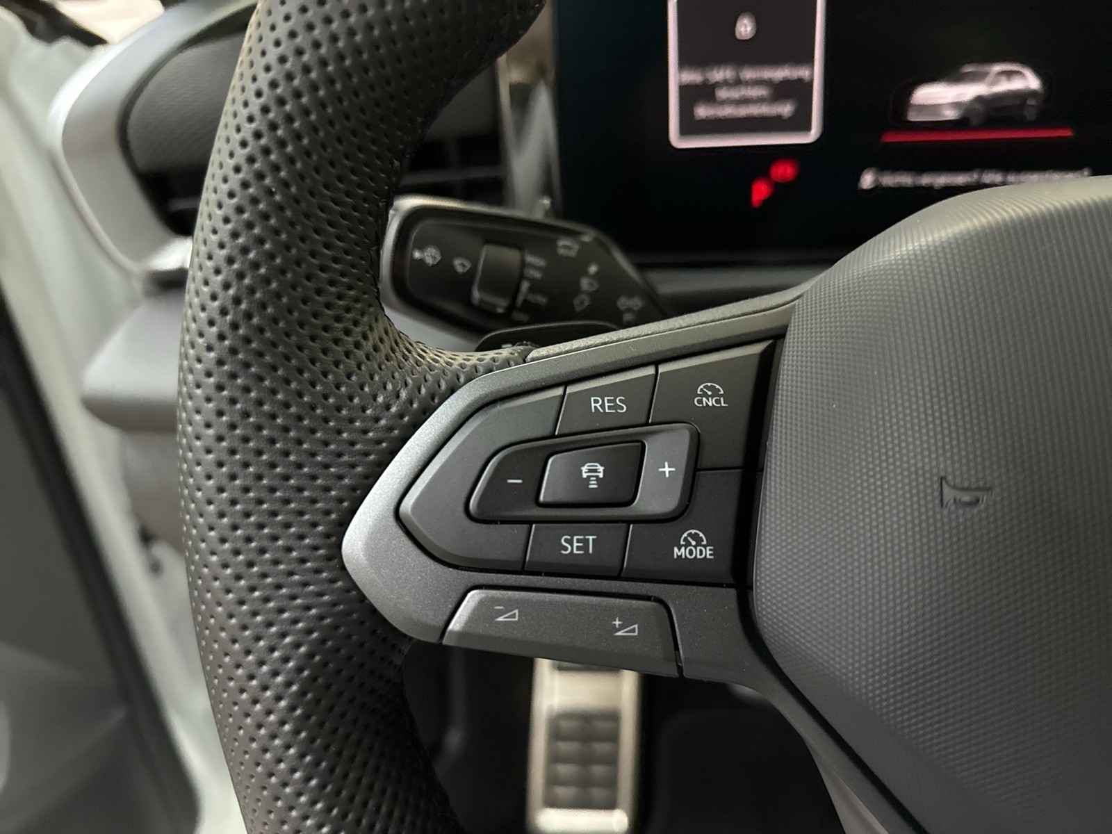 Volkswagen T-Roc 1.5 R-LINE DSG NEUESMODELL BLACKSTYLE LM20