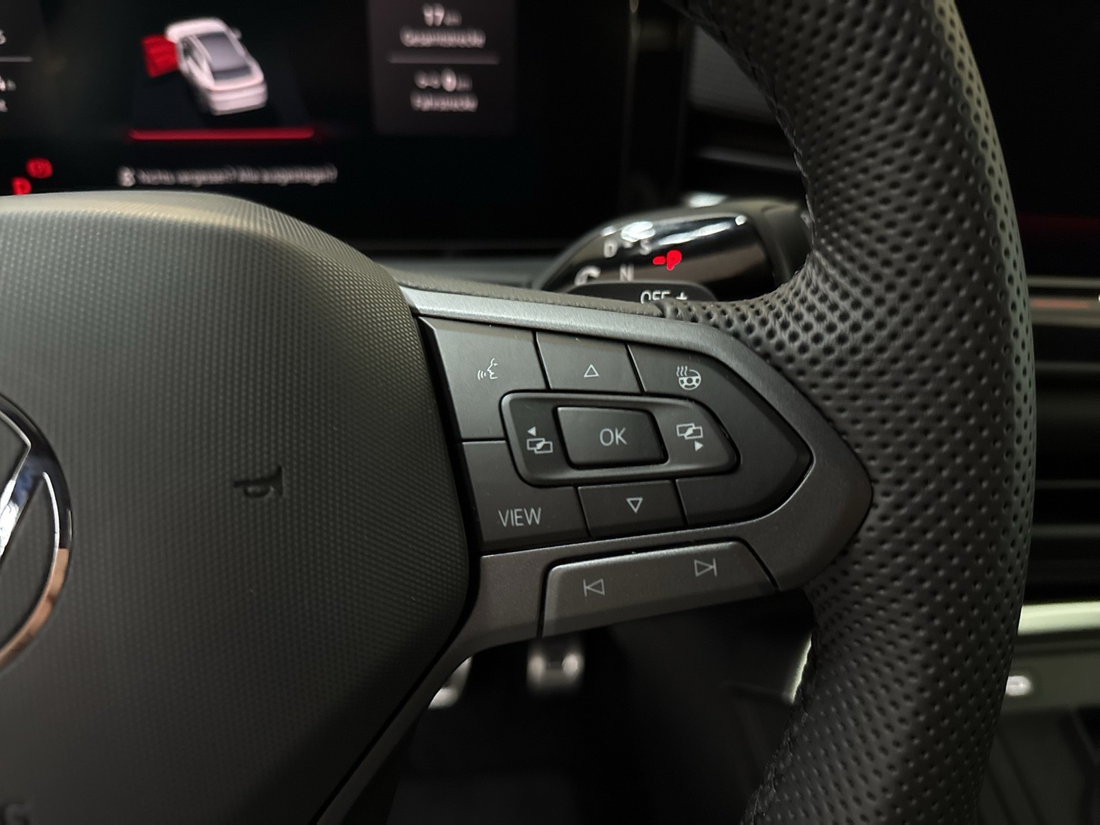 Volkswagen T-Roc 1.5 R-LINE DSG NEUESMODELL BLACKSTYLE LM20