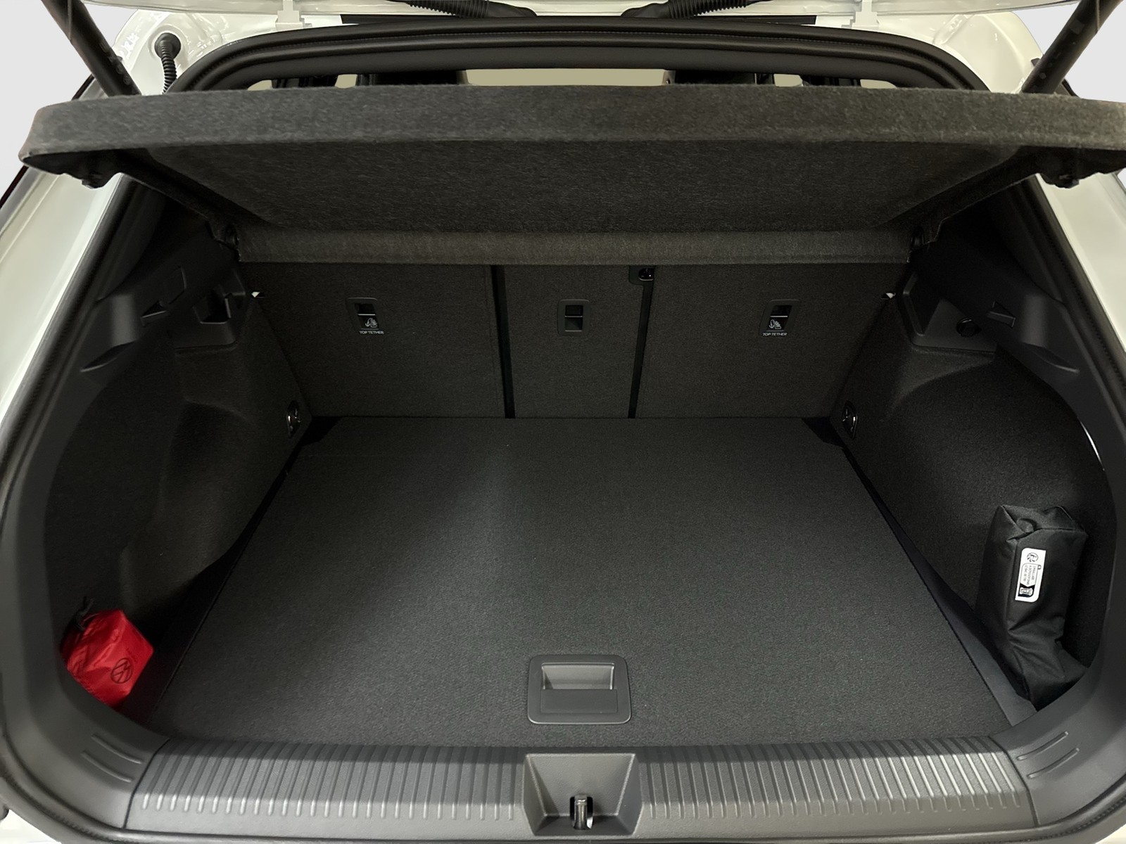 Volkswagen T-Roc 1.5 R-LINE DSG NEUESMODELL BLACKSTYLE LM20