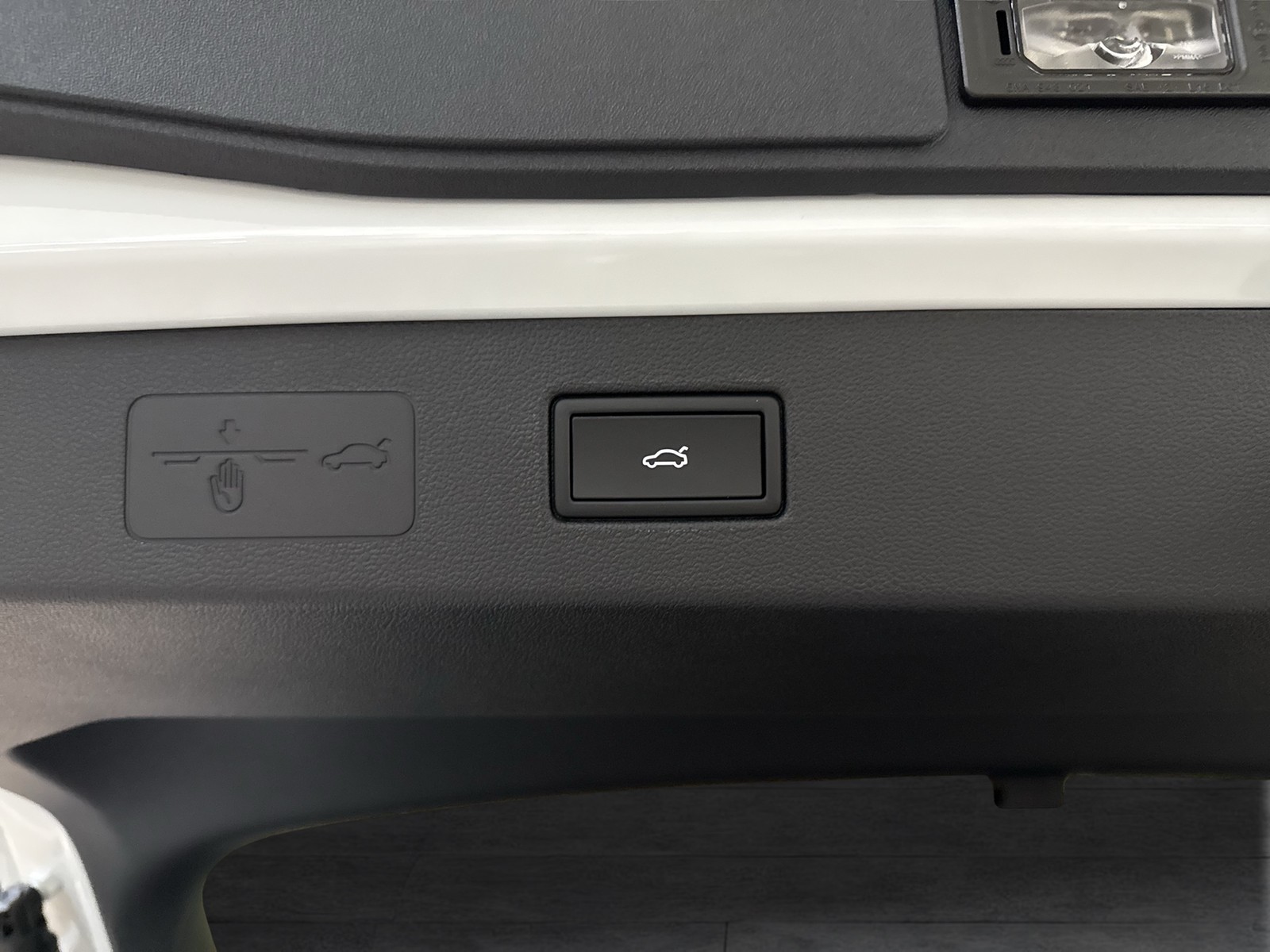 Volkswagen T-Roc 1.5 R-LINE DSG NEUESMODELL BLACKSTYLE LM20