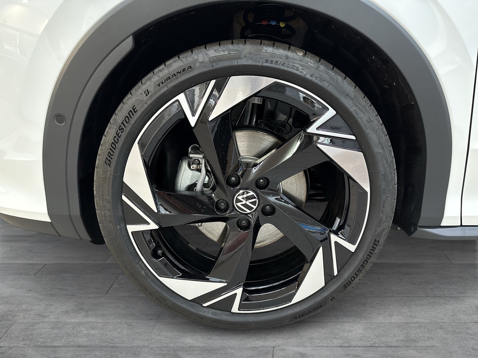 Volkswagen T-Roc 1.5 R-LINE DSG NEUESMODELL BLACKSTYLE LM20