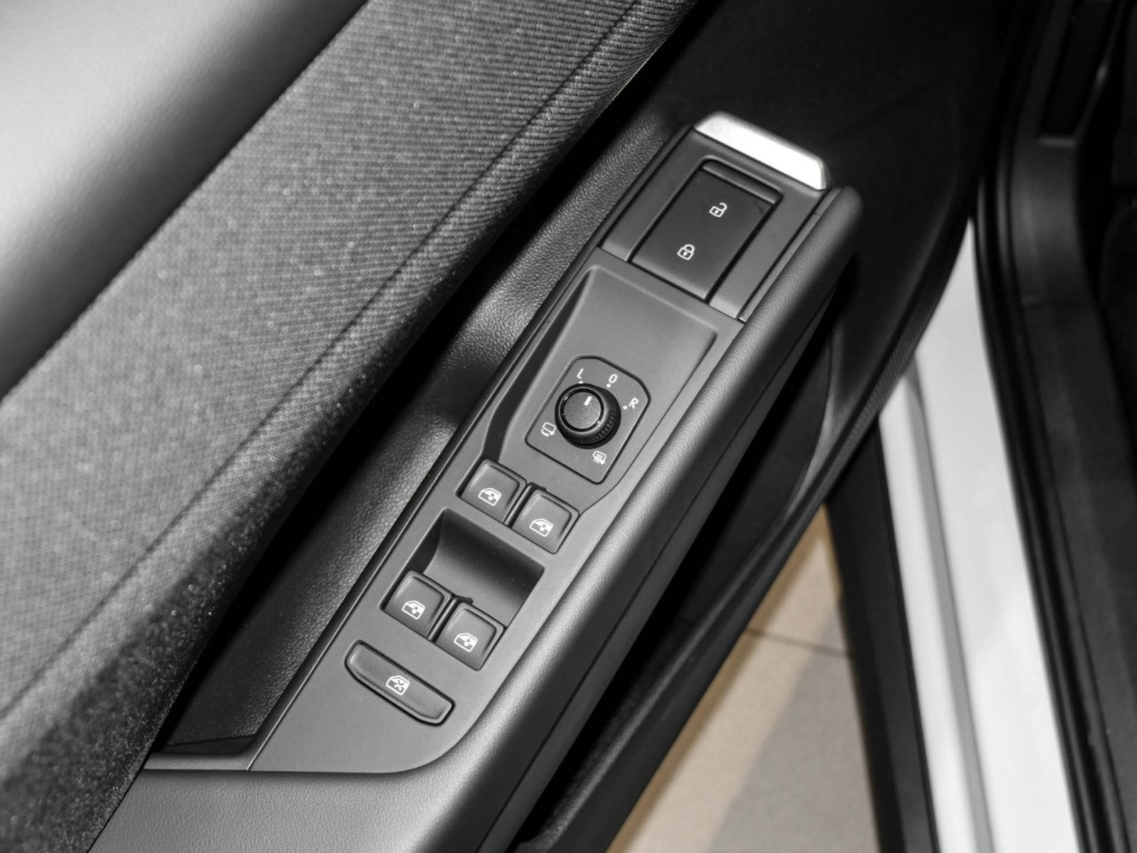 Volkswagen T-Roc 1.5 LIFE DSG NEUESMODELL