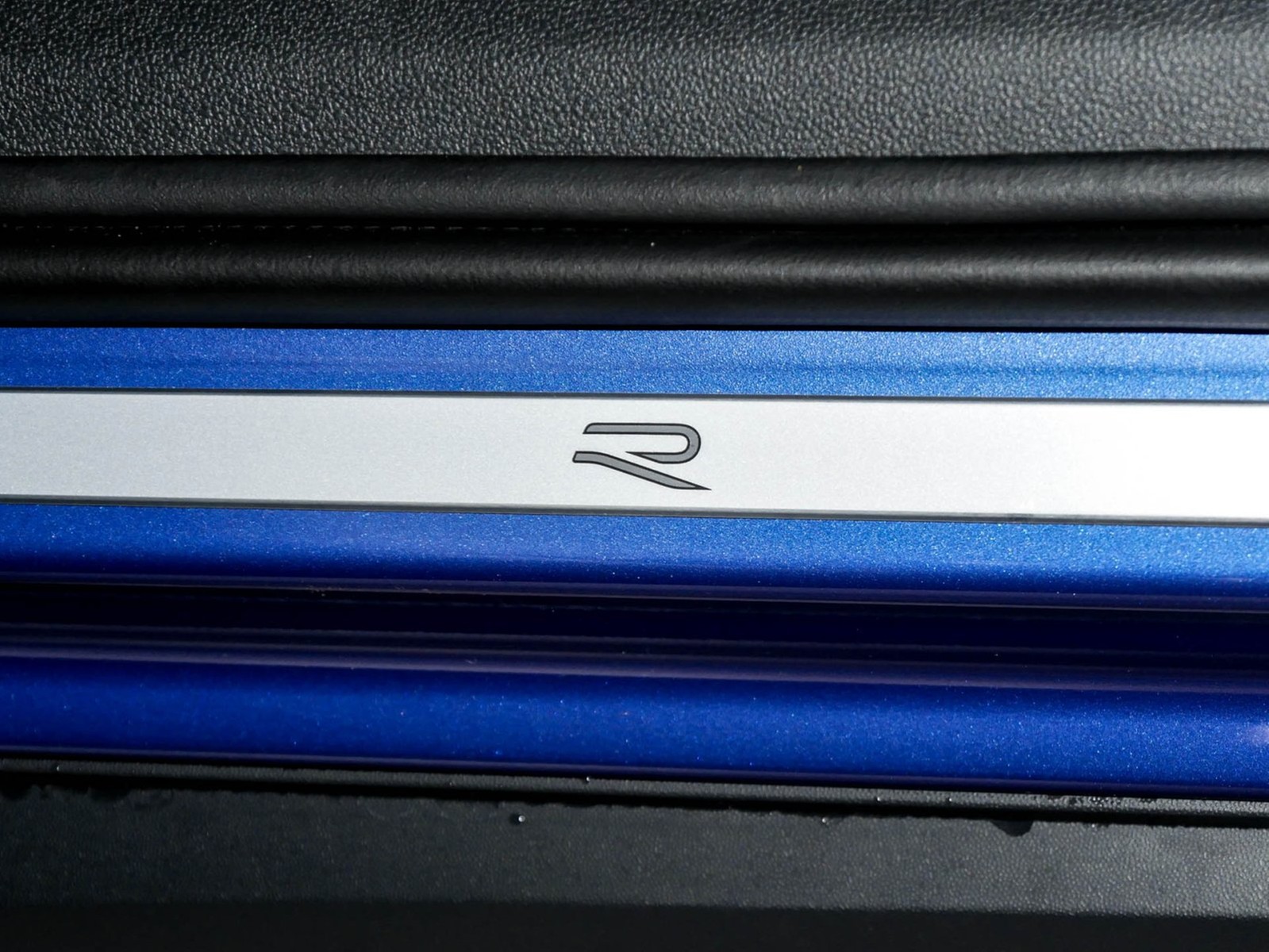 Volkswagen T-Roc 1.5 R-LINE DSG NEUESMODELL BLACKSTYLE LM20