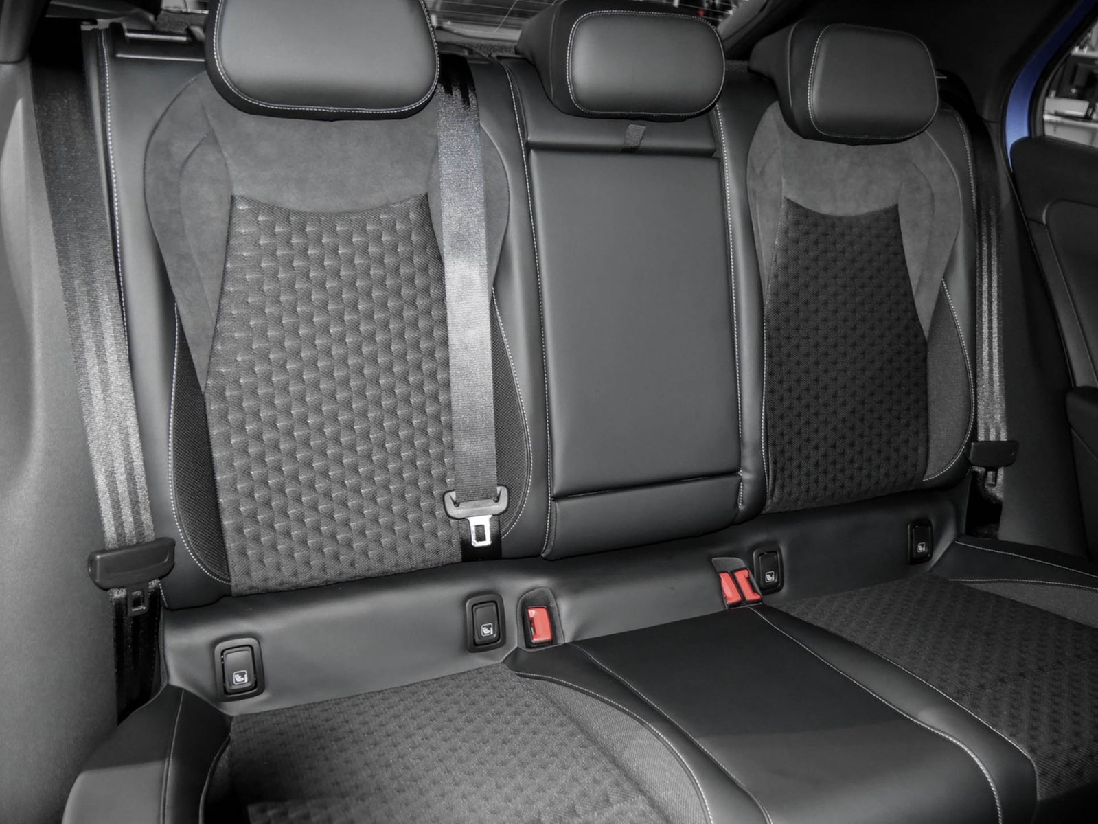 Volkswagen T-Roc 1.5 R-LINE DSG NEUESMODELL BLACKSTYLE LM20