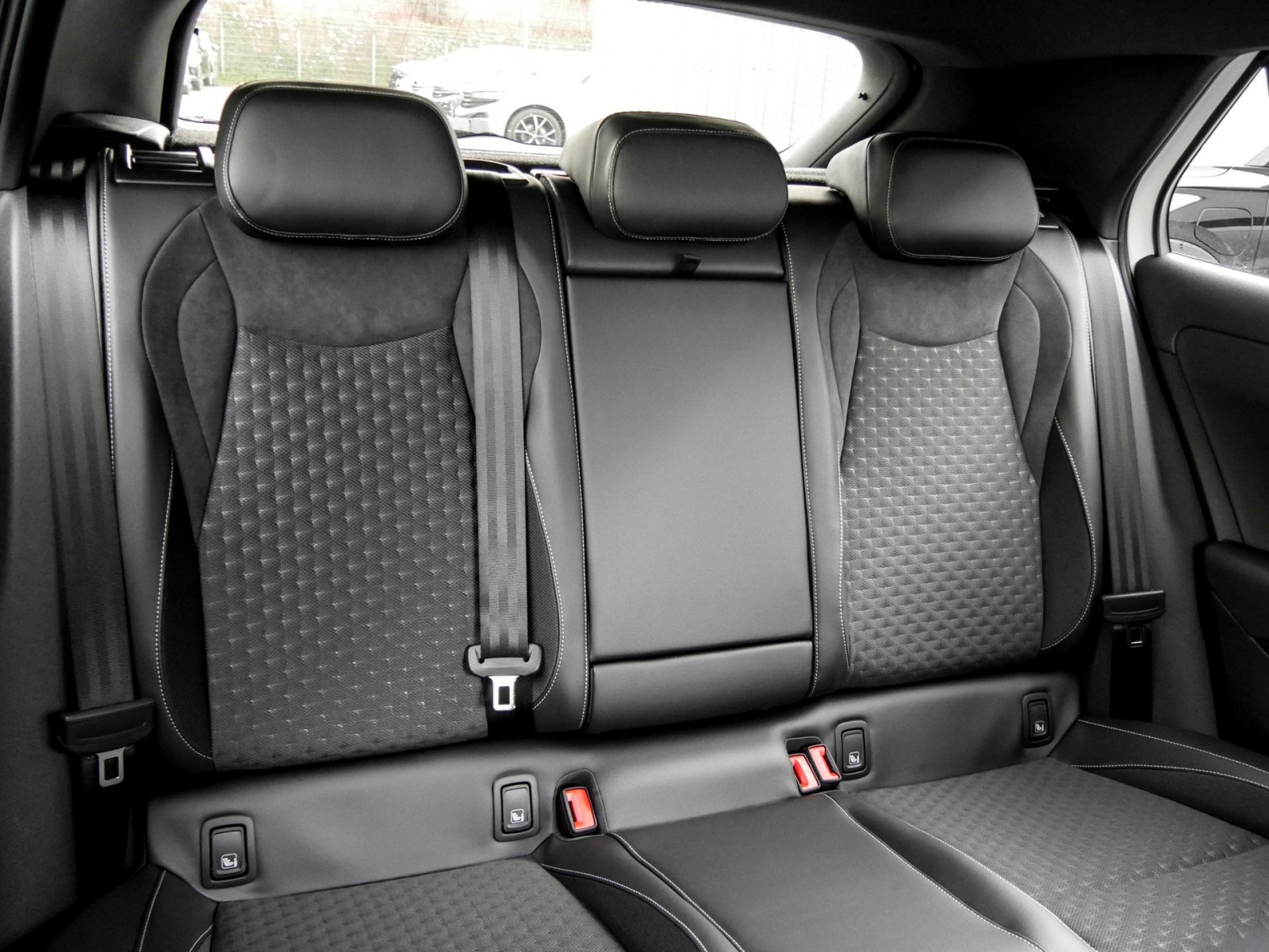 Volkswagen T-Roc 1.5 R-LINE DSG NEUESMODELL BLACKSTYLE LM20