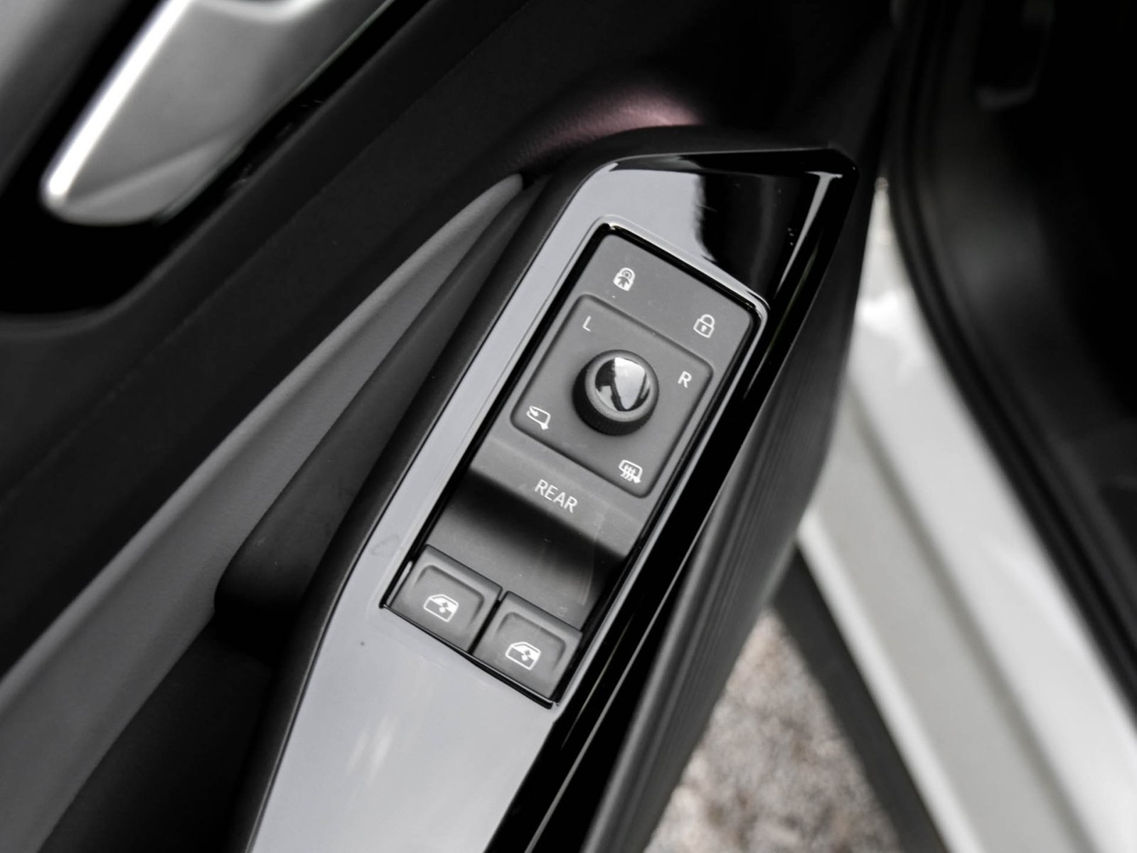 Volkswagen ID.4 Pro MOVE WÄRMEPUMPE CAM ACC LM19 E-KLAPPE
