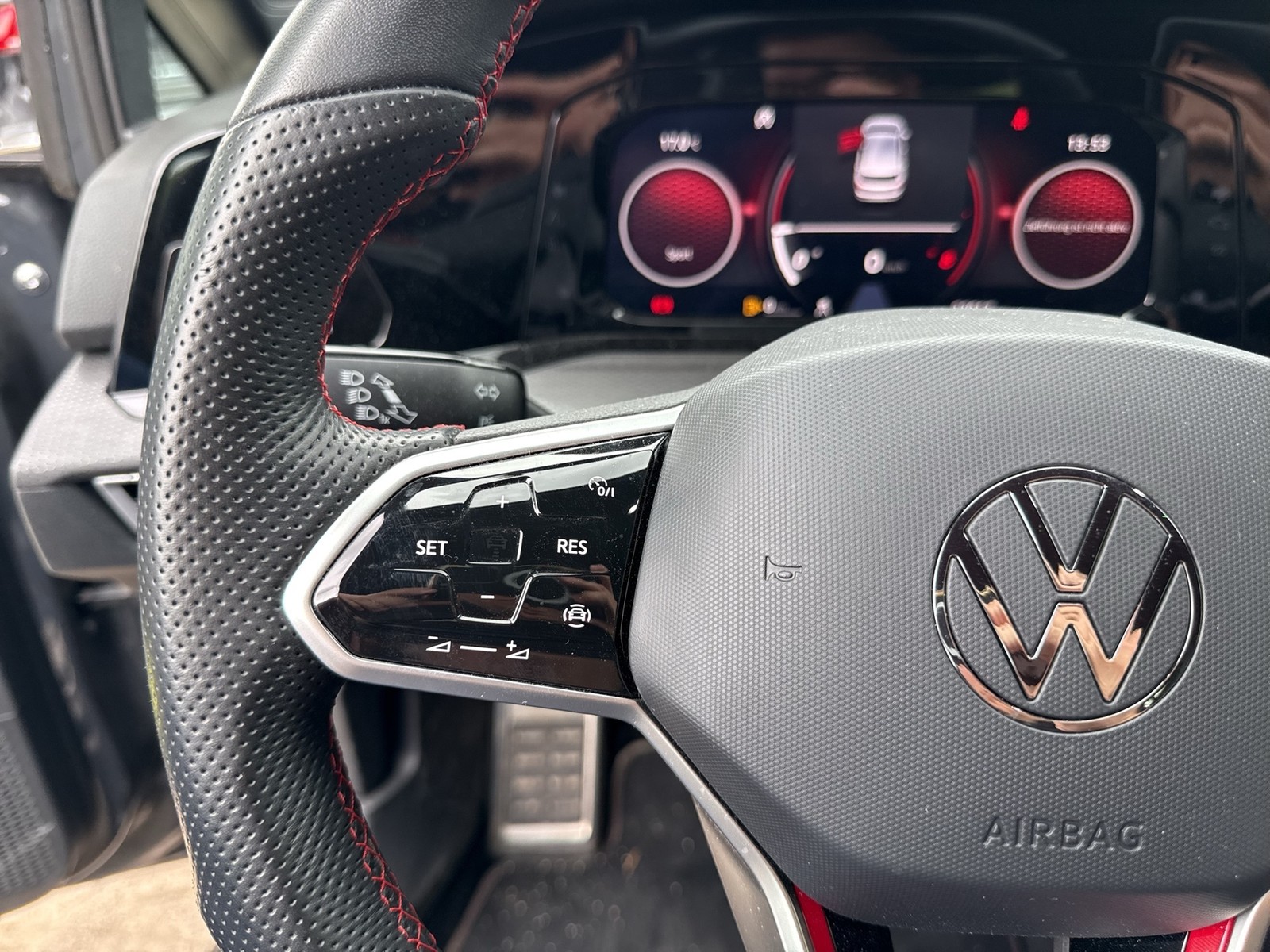 Volkswagen Golf 2.0 GTI LED+ CARPLAY SITZHEIZUNG