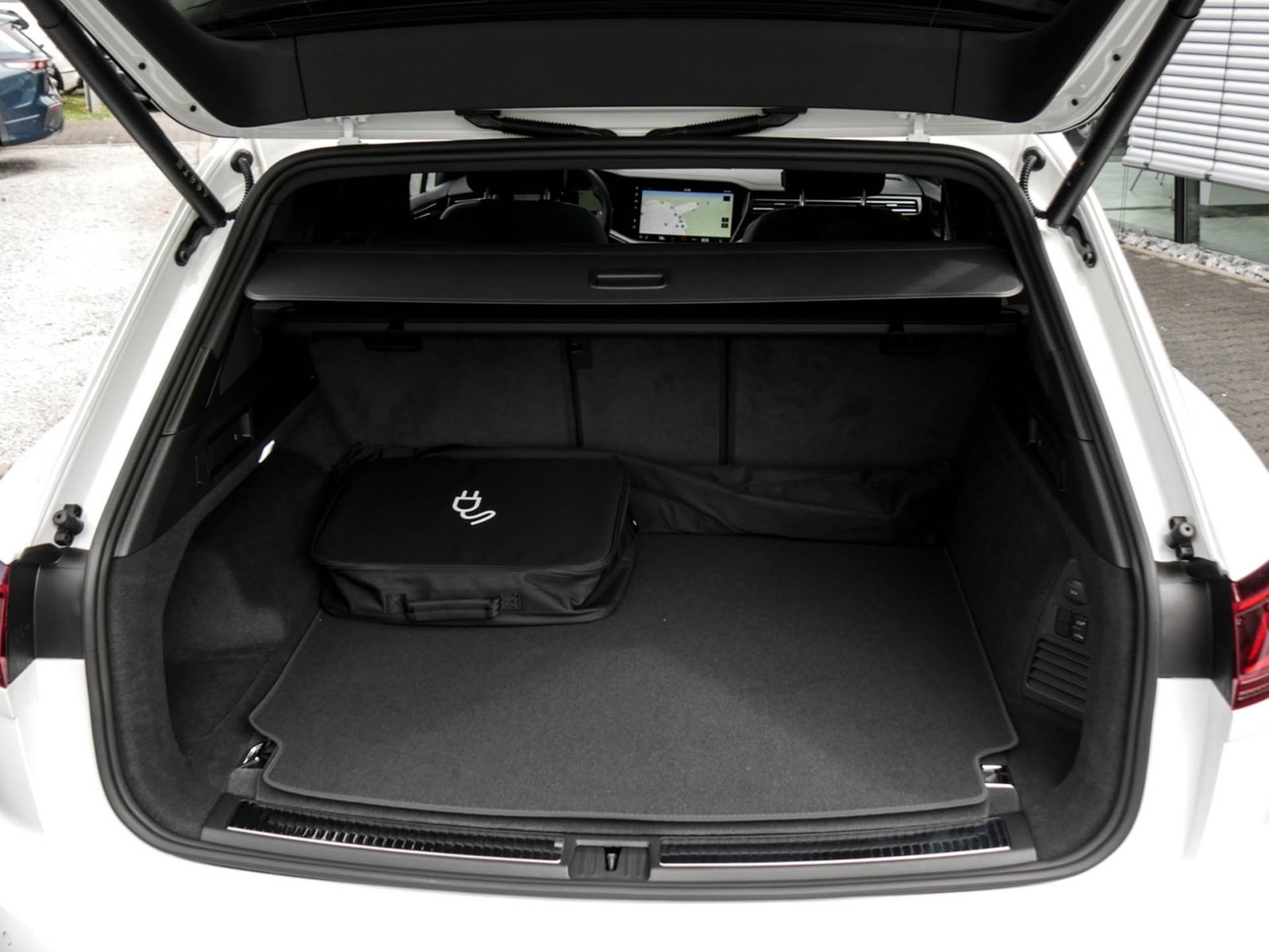 Volkswagen Touareg HYBRID R NEUES MODELL PANO 360°CAM LM21