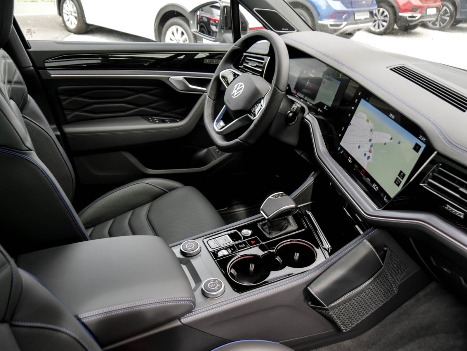 Volkswagen Touareg HYBRID R NEUES MODELL PANO 360°CAM LM21