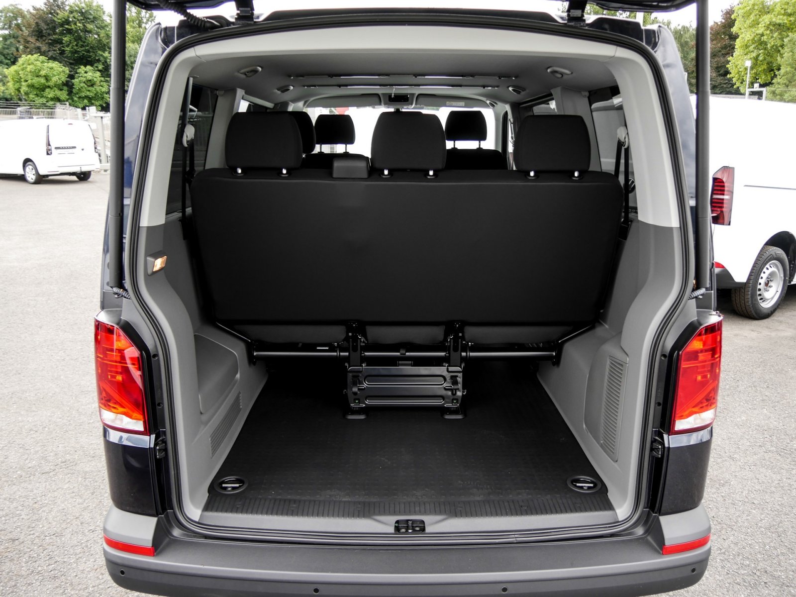 Volkswagen T6 Caravelle 2.0 T6.1 STANDHZ. CAM ACC NAVI ALU