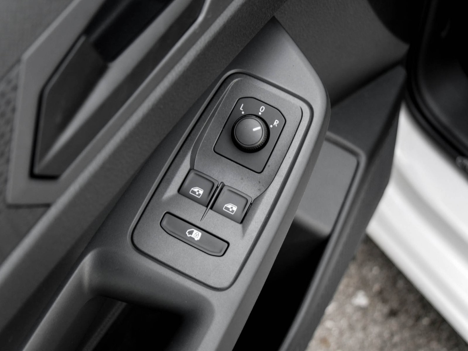 Volkswagen Caddy Maxi 2.0 Cargo AHK NAVI LED EINPARKHILFE