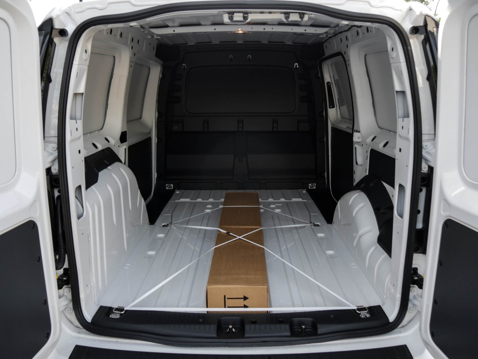 Volkswagen Caddy Maxi 2.0 Cargo AHK NAVI LED EINPARKHILFE