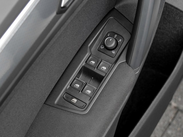 Volkswagen Tiguan 1.5 ACTIVE KAMERA ACC ALU18 NAVI