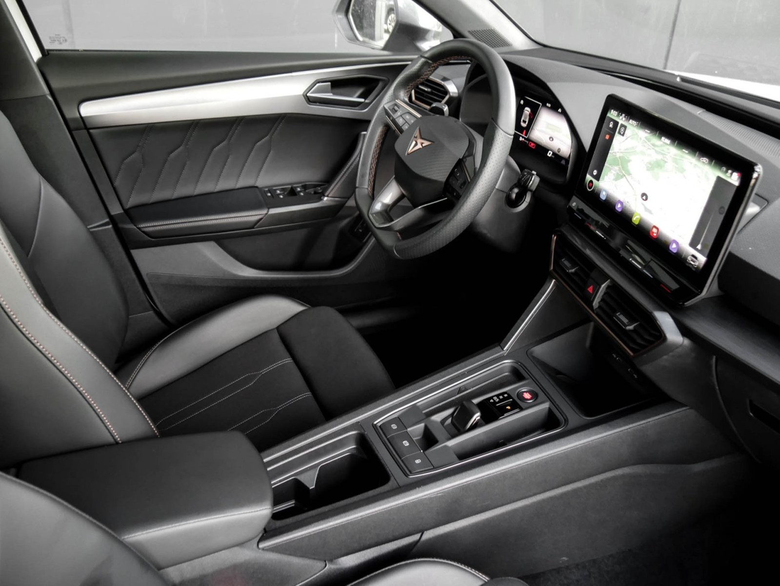 Cupra Leon ST 2.0 CAM ACC LM18 E-KLAPPE NAVI CARPLAY