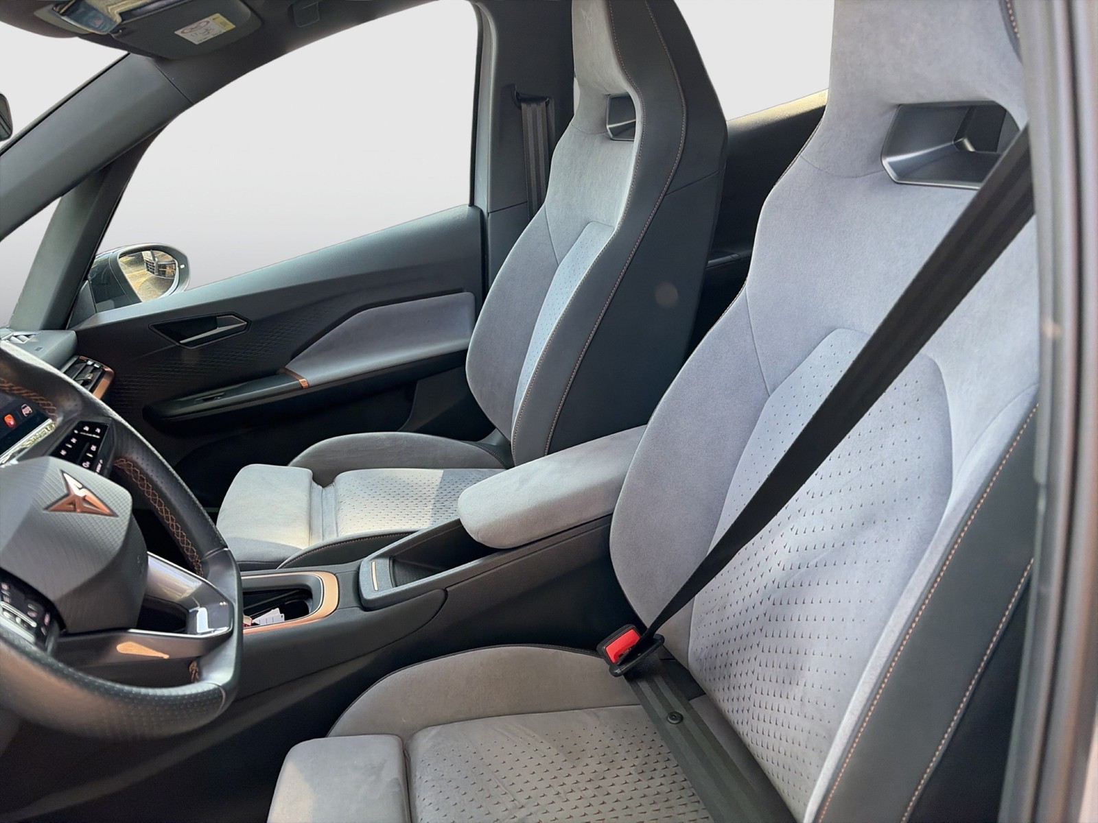 Cupra Born EDITION DYNAMIC CAM ACC LM19 NAVI SITZHEIZ.