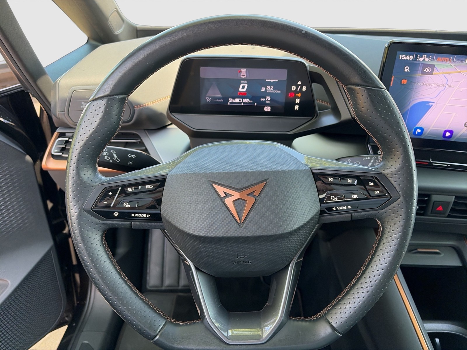 Cupra Born EDITION DYNAMIC CAM ACC LM19 NAVI SITZHEIZ.
