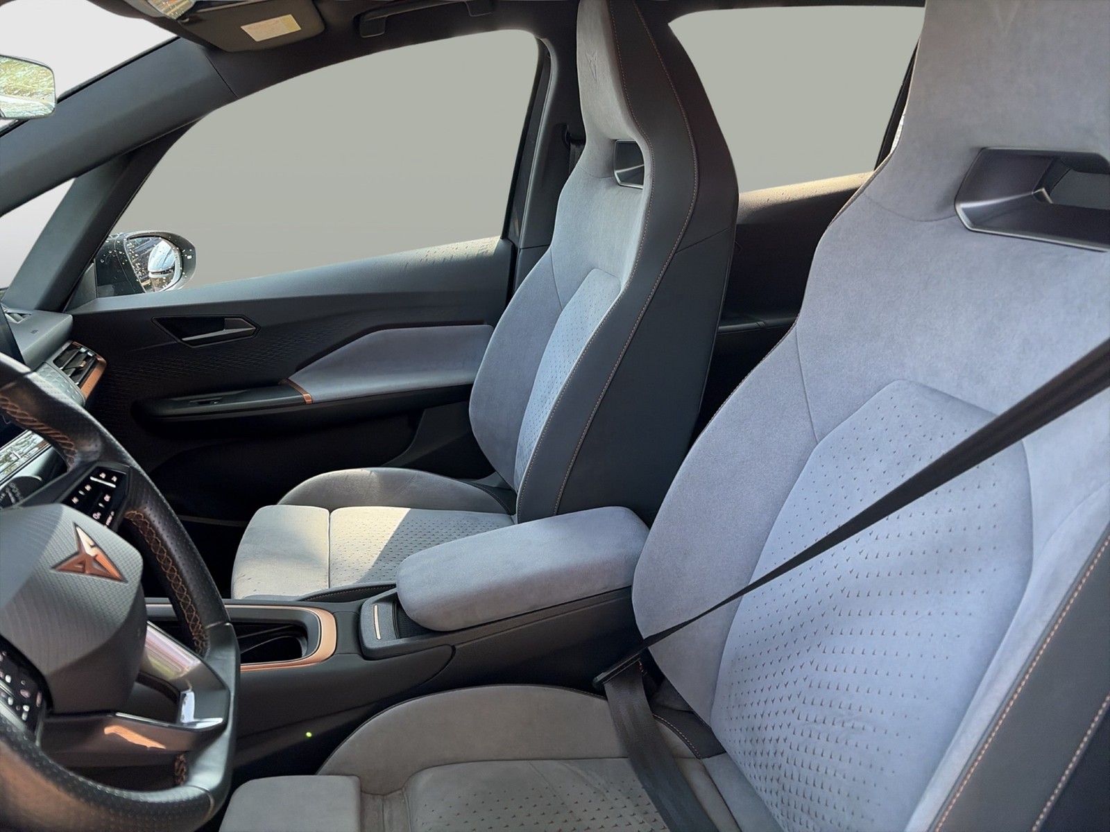 Cupra Born EDITION DYNAMIC CAM ACC LM19 NAVI SITZHEIZ.