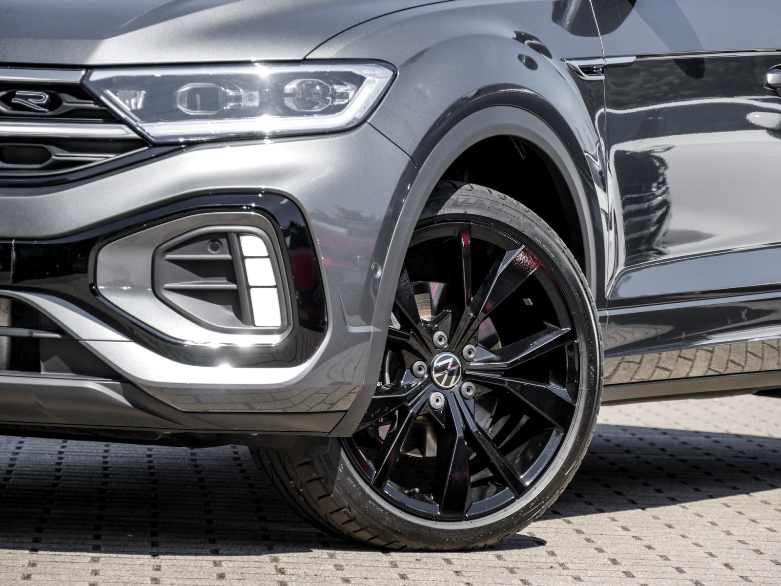 Volkswagen T-Roc 1.5 R-LINE BLACK STYLE PANO AHK CAM LM19