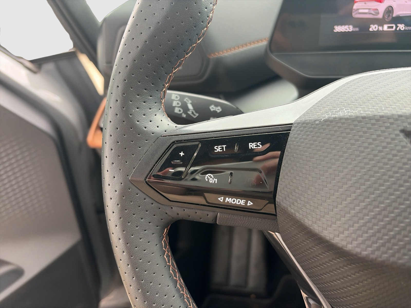Cupra Born EDITION DYNAMIC CAM ACC LM19 NAVI SITZHEIZ.