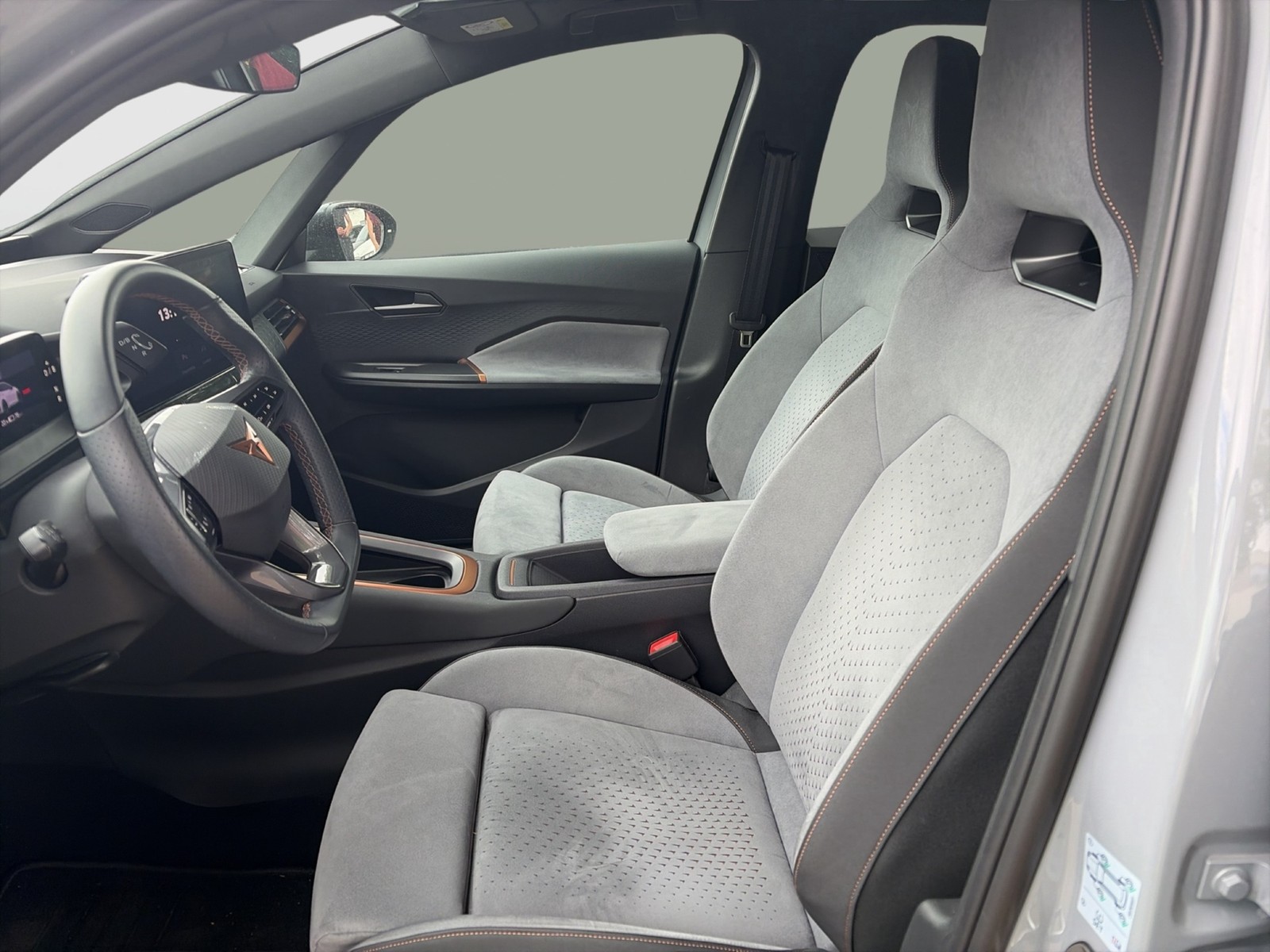 Cupra Born EDITION DYNAMIC CAM ACC LM19 NAVI SITZHEIZ.