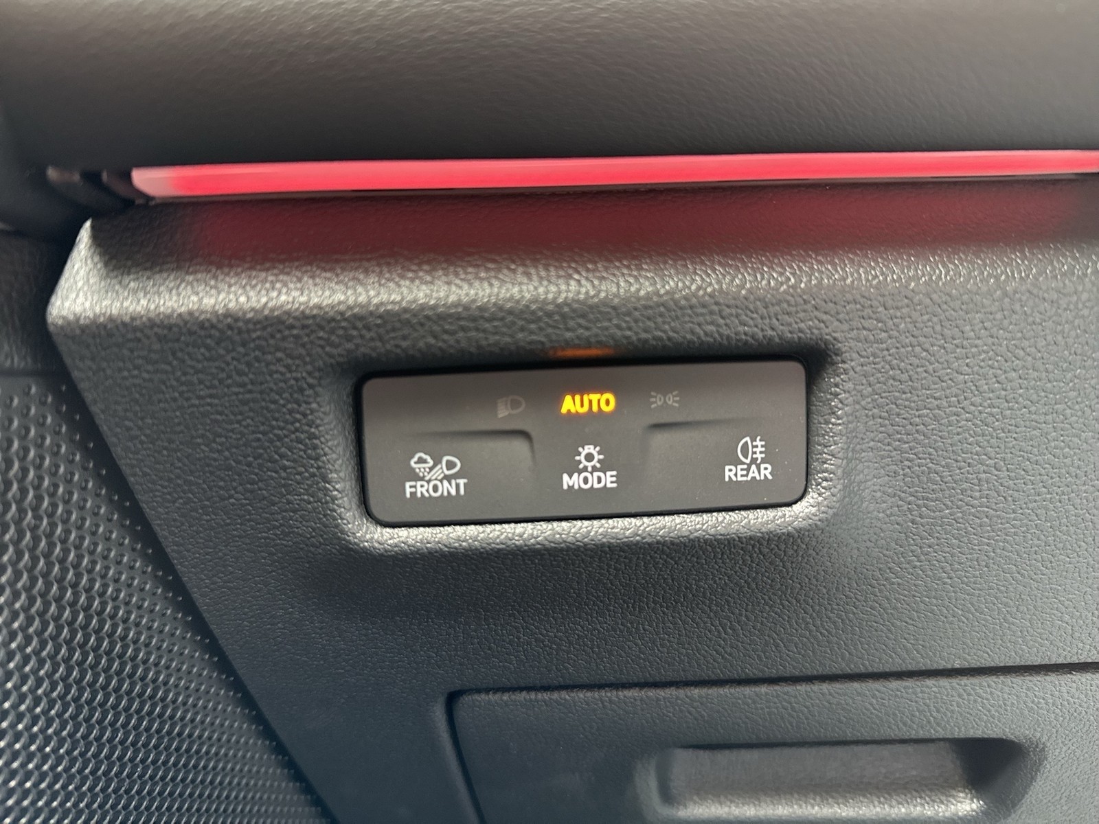 Volkswagen Tayron 1.5 HYBRID ELEGANCE 360°CAM ACC LM18 NAVI