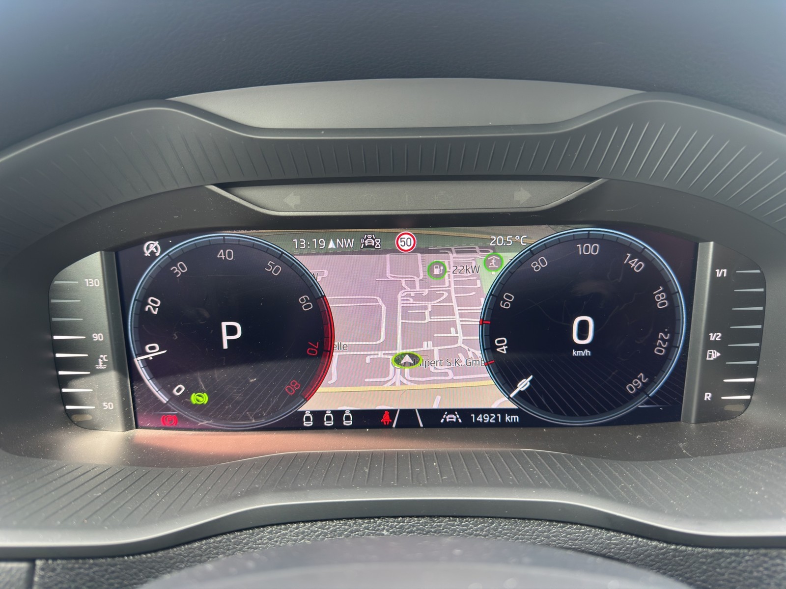 Skoda Karoq 1.5 SELECTION CAM ACC E-KLAPPE NAVI LM17