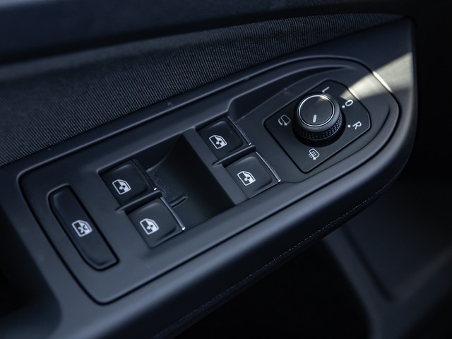 Volkswagen Golf Variant VIII 2.0 LIFE AHK ACC NAVI CARPLAY