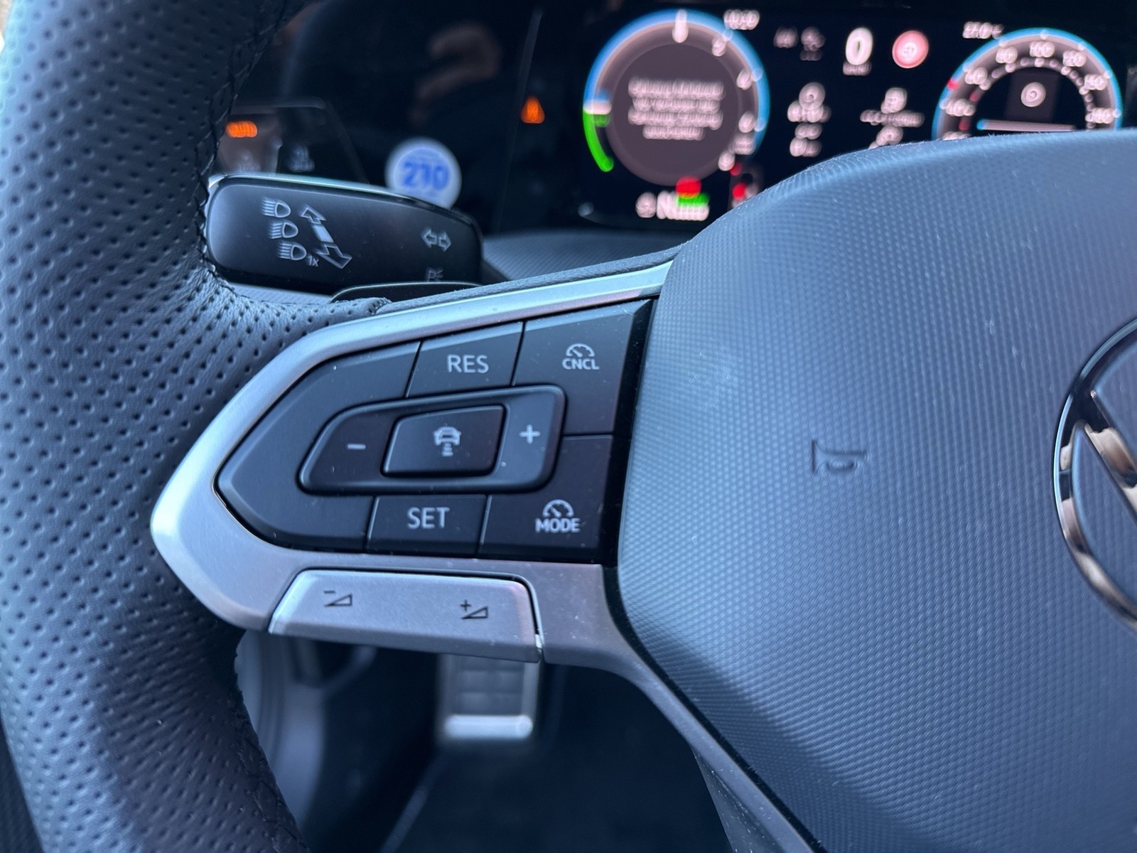 Volkswagen Golf VIII 1.5 HYBRID GTE CAM ACC HEADUP LED+ NAVI