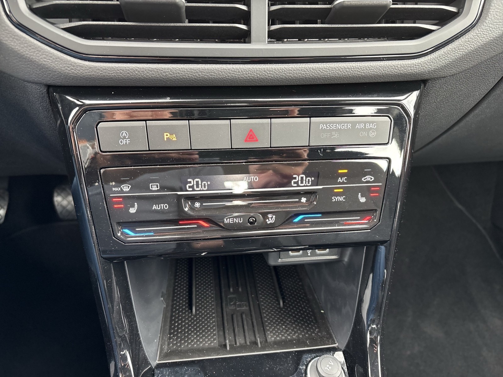 Volkswagen T-Cross 1.0 LIFE ACC NAVI ALU CARPLAY SITZHEIZ.