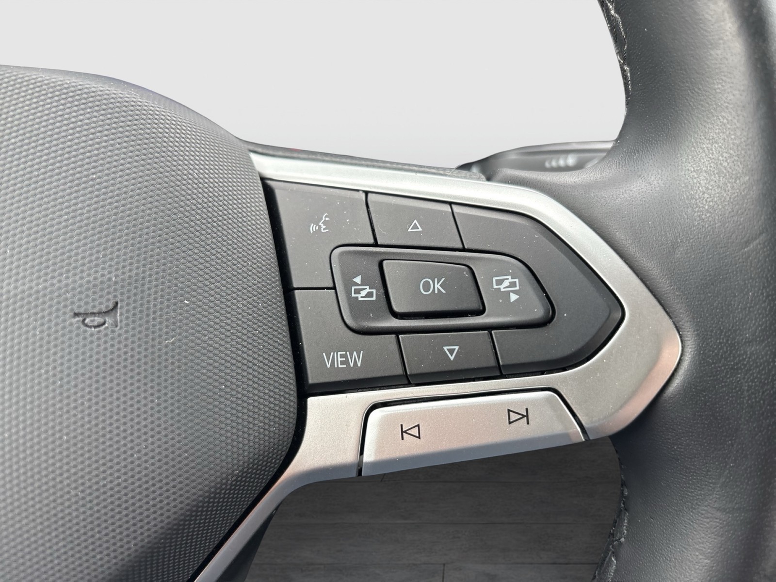 Volkswagen T-Cross 1.0 LIFE ACC NAVI ALU CARPLAY SITZHEIZ.