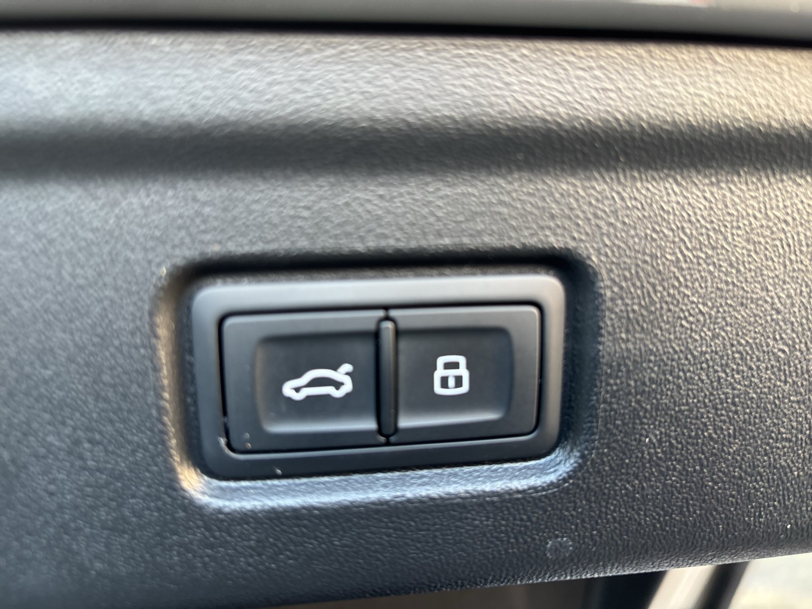 Audi A6 e-tron Sportback performance S LINE AHK 21"